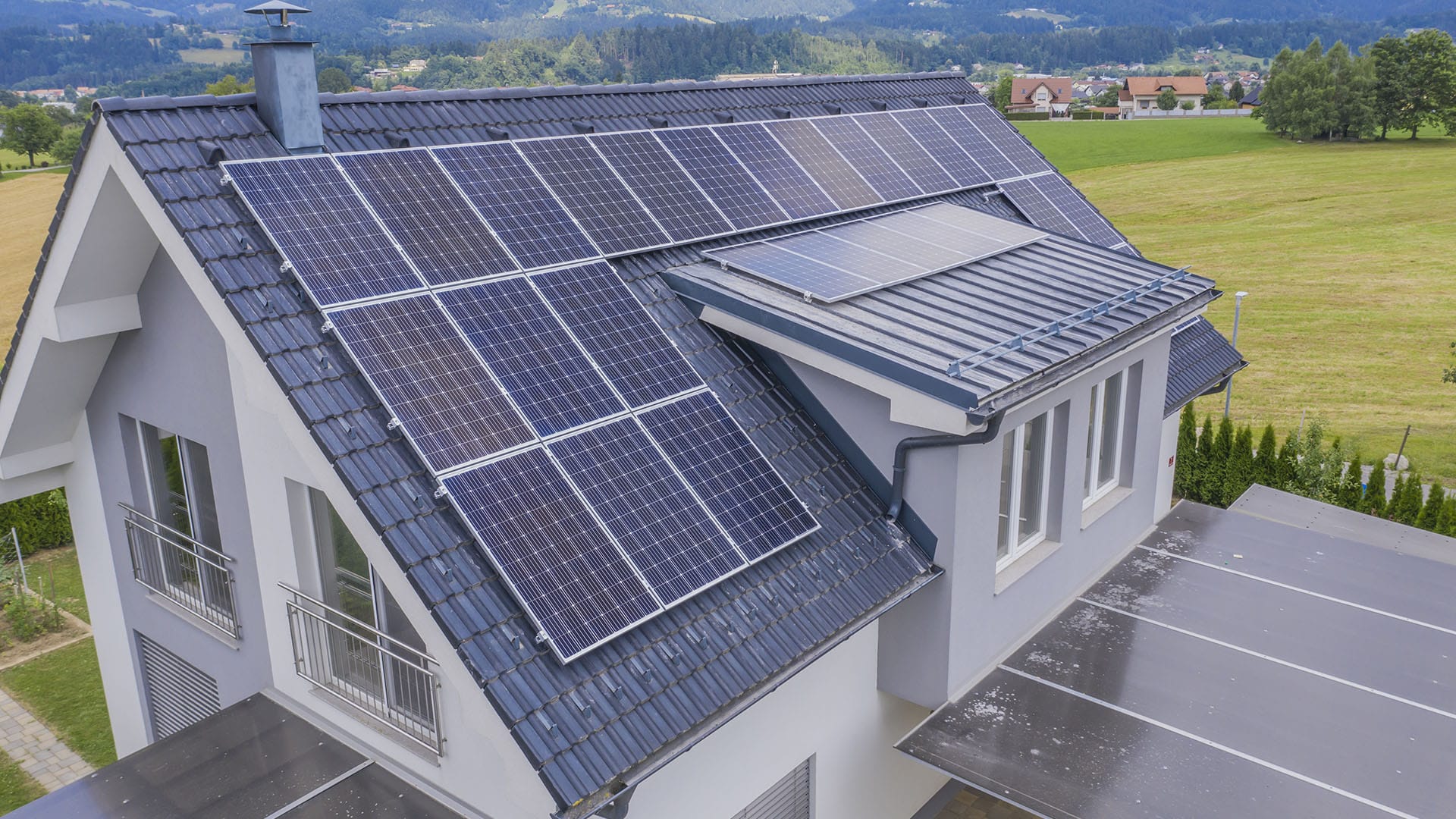 Les mythes autour de l’énergie photovoltaïque : ce qu’il faut savoir avant de se lancer