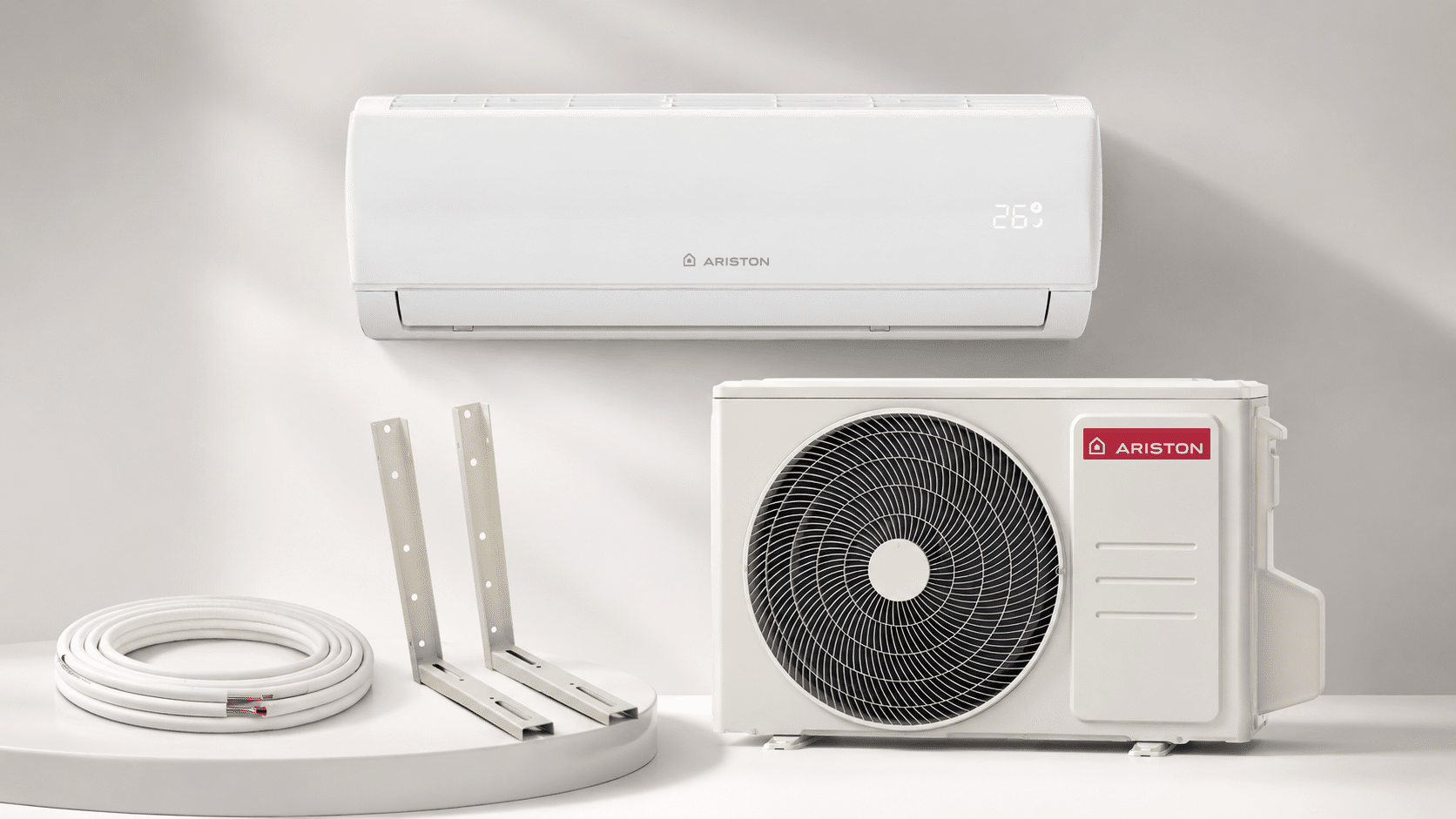 Le kit Clim Facile complet : unité intérieure, unité extérieure, support, liaison frigorifique, câbles et goulotte